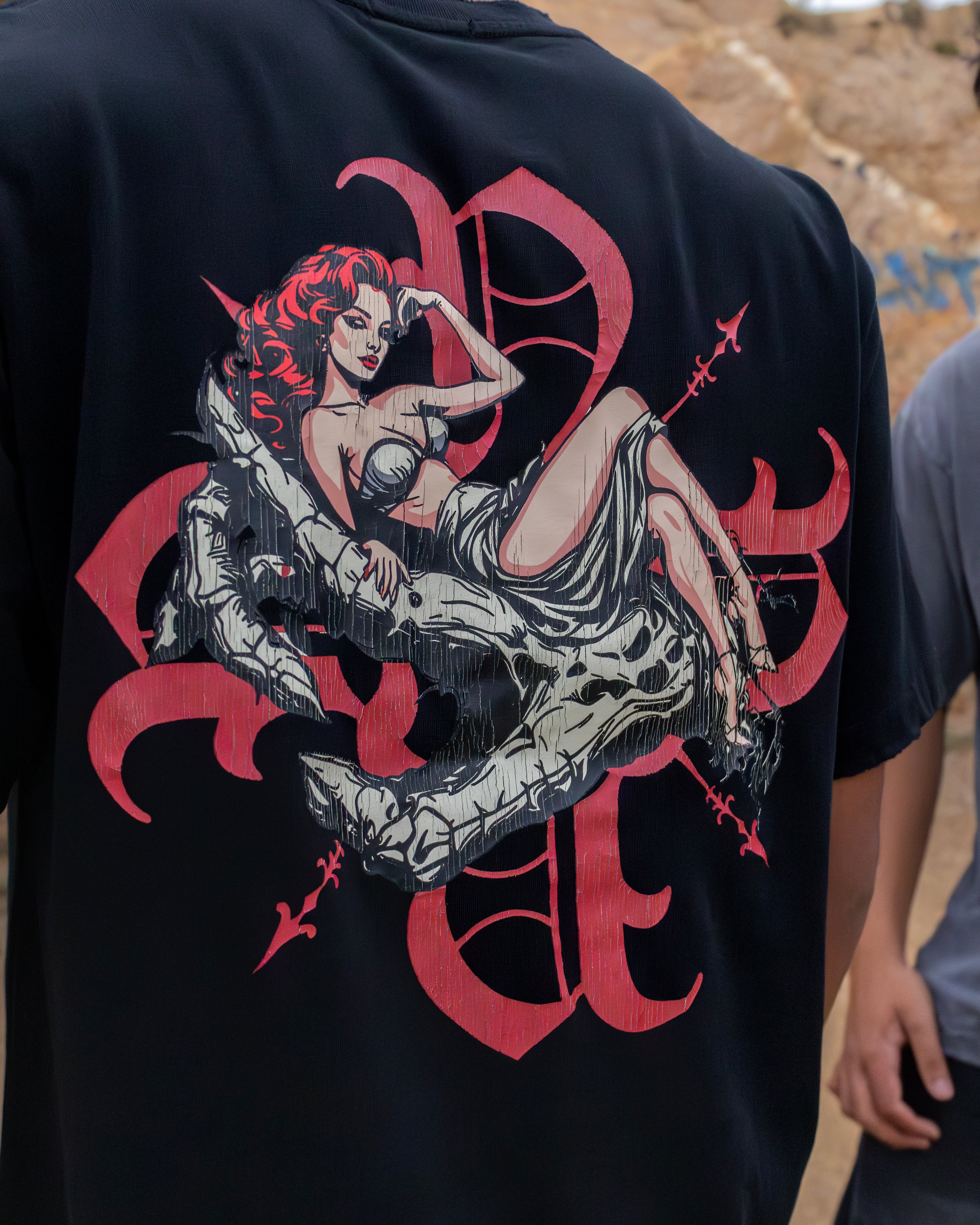 Skeleton Hand Tee -Black